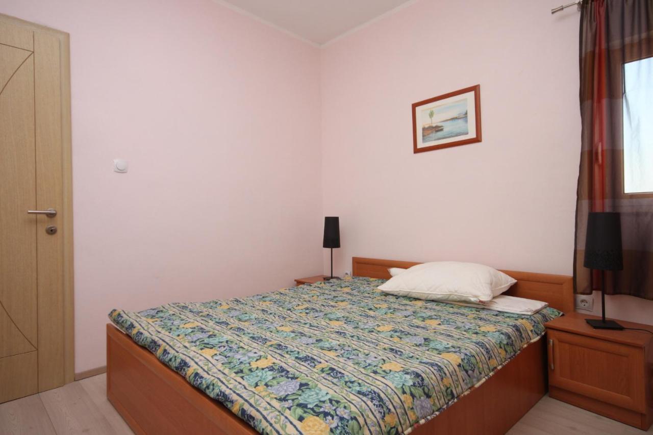 Apartments By The Sea Zubovici, Pag - 6394 المظهر الخارجي الصورة