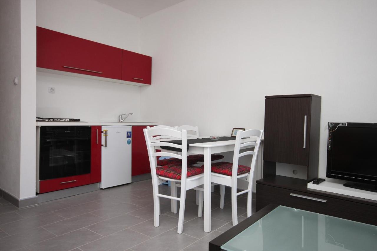 Apartments By The Sea Zubovici, Pag - 6394 المظهر الخارجي الصورة